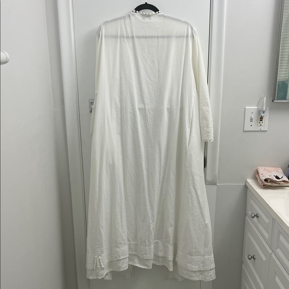 🤍✨ Ivory Lace-Trimmed Robe • Luxe Lounge Wrap • Bridal Getting Ready 🤩✨ - Picture 10 of 10